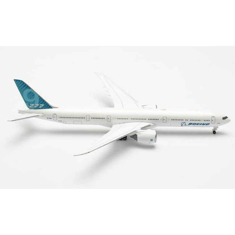 herpa-wings-533133-001-boeing-777-9-boeing-house-colors-n79xy-xa0-190593_0.jpg